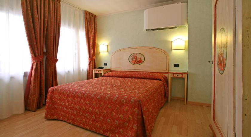 Hotel Ariston Mestre Eksteriør bilde
