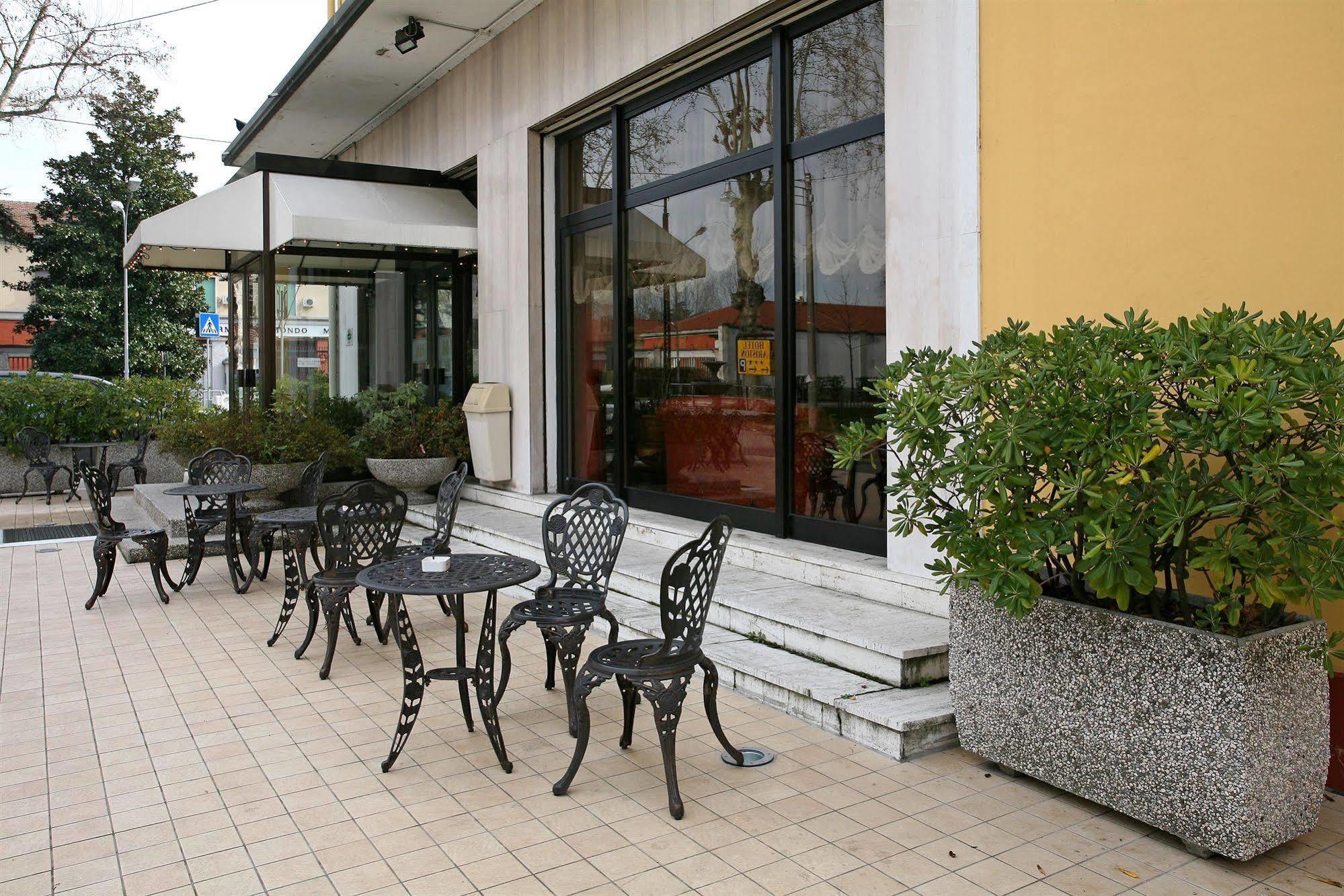 Hotel Ariston Mestre Restaurant bilde